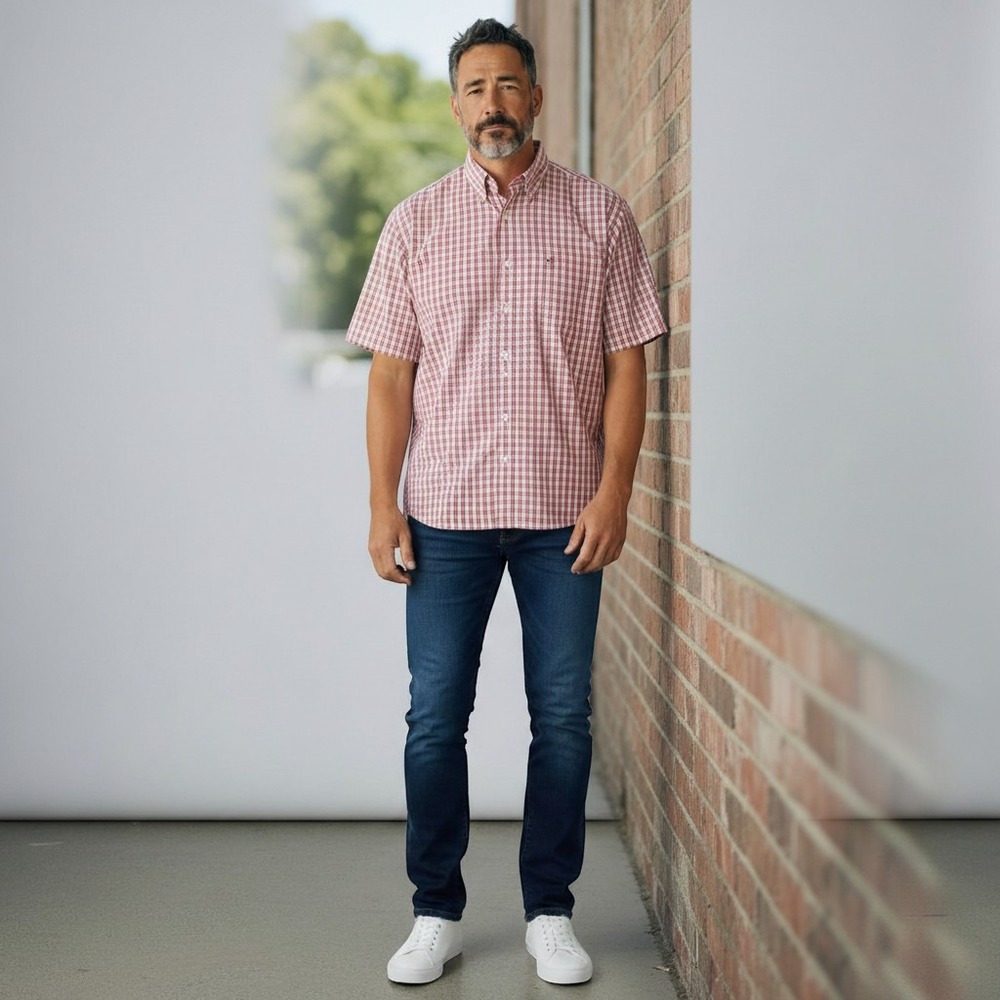 #021 George Straight Men's Red and White short sleeve shirt